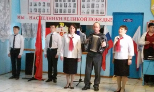 фото передачи Знамени Победы сош Шняево 16 апр 2015