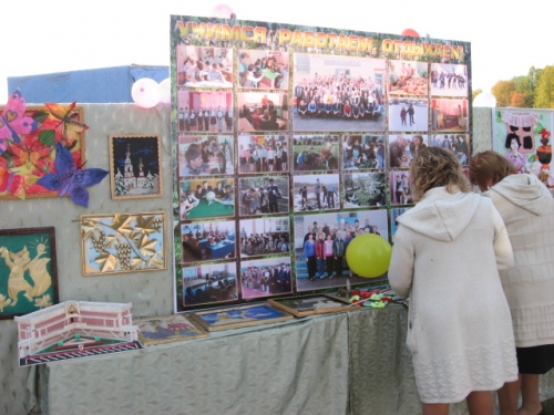 фото 27 сент 2014 день поселка делегация Шняево